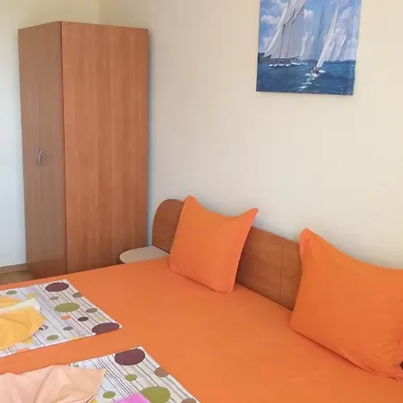 Πανσιόν Ivanovi 3*