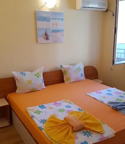 Πανσιόν Ivanovi 3*