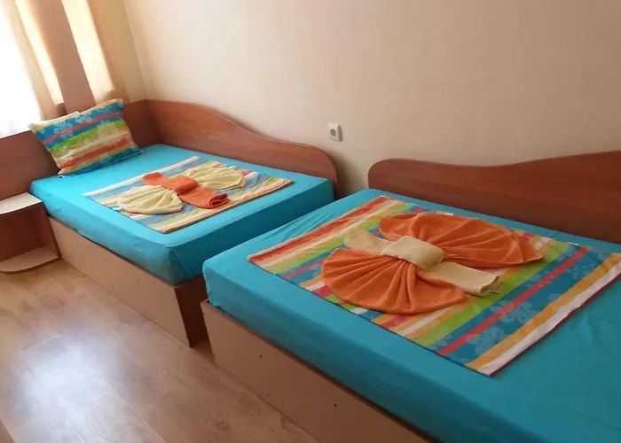 Ivanovi Πανσιόν 3*